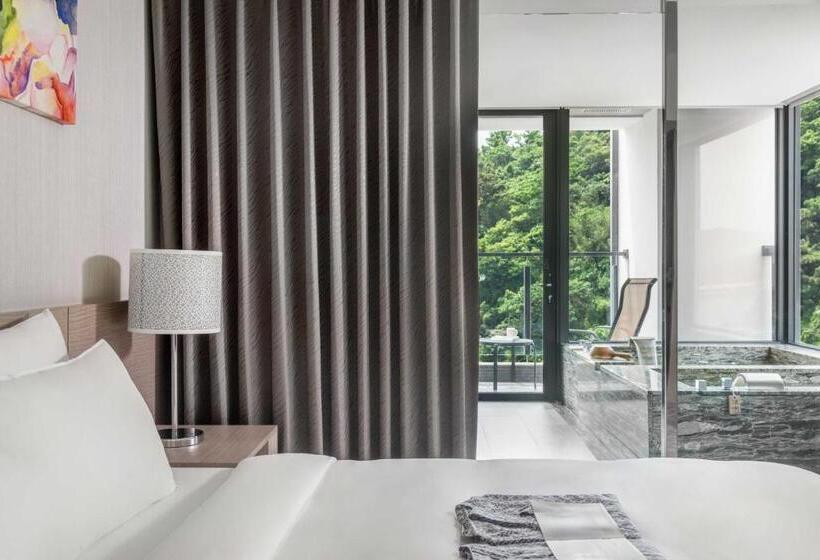 اتاق لوکس با تخت بزرگ, Lakeshore Hotel Suao