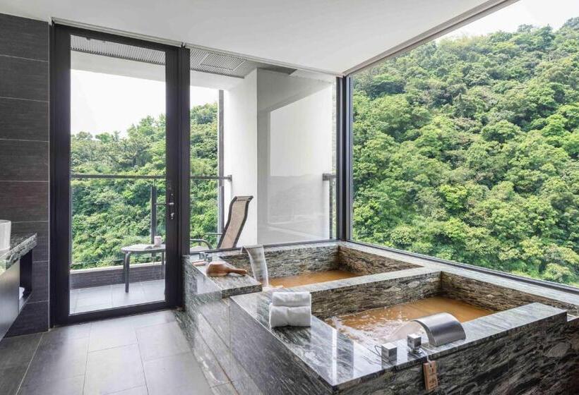 اتاق لوکس با تخت بزرگ, Lakeshore Hotel Suao