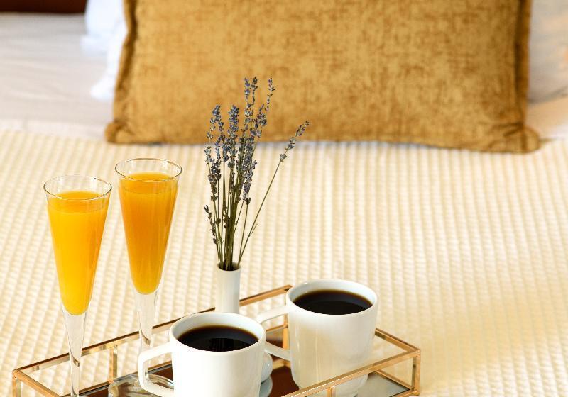 اتاق لوکس خانوادگی, Lakeshore Hotel Suao