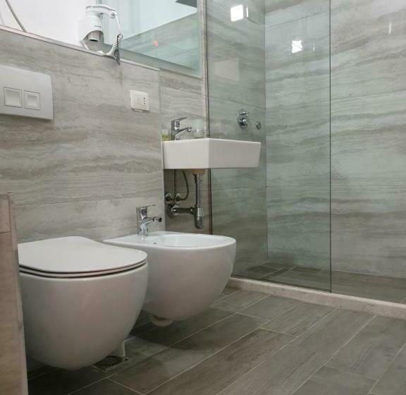 חדר סטנדרט לארבעה, Perandor Beach