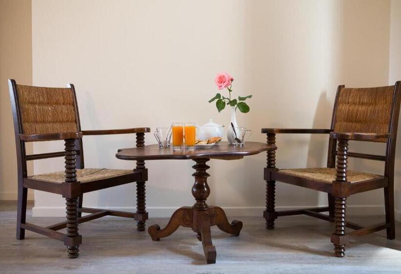 غرفة عائلية, Restaurant Le Sully