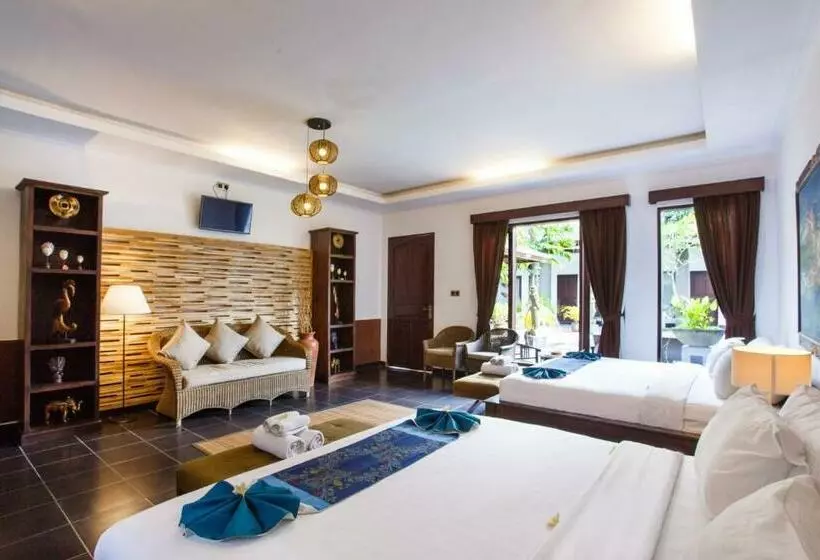 Deluxe Family Room