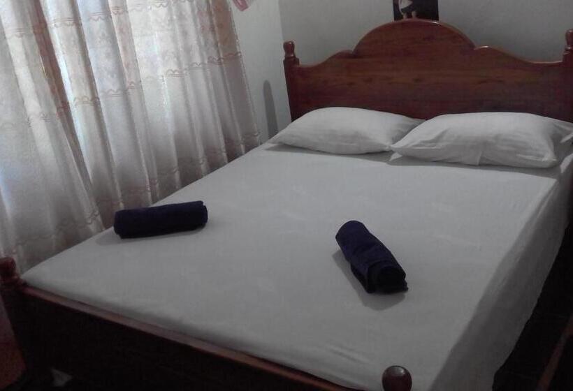 Номер Economy, Elephant Safari Lodge Sigiriya Junction