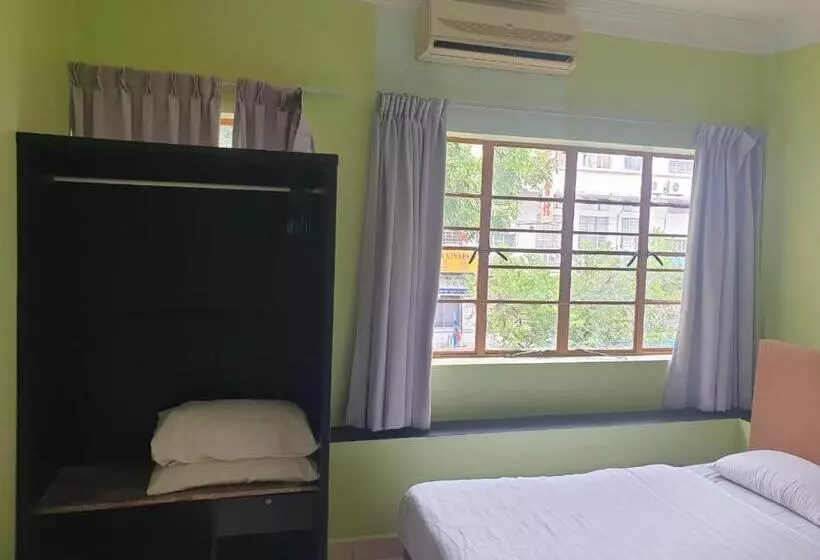 اتاق خانوادگی, Borneo Gaya Lodge