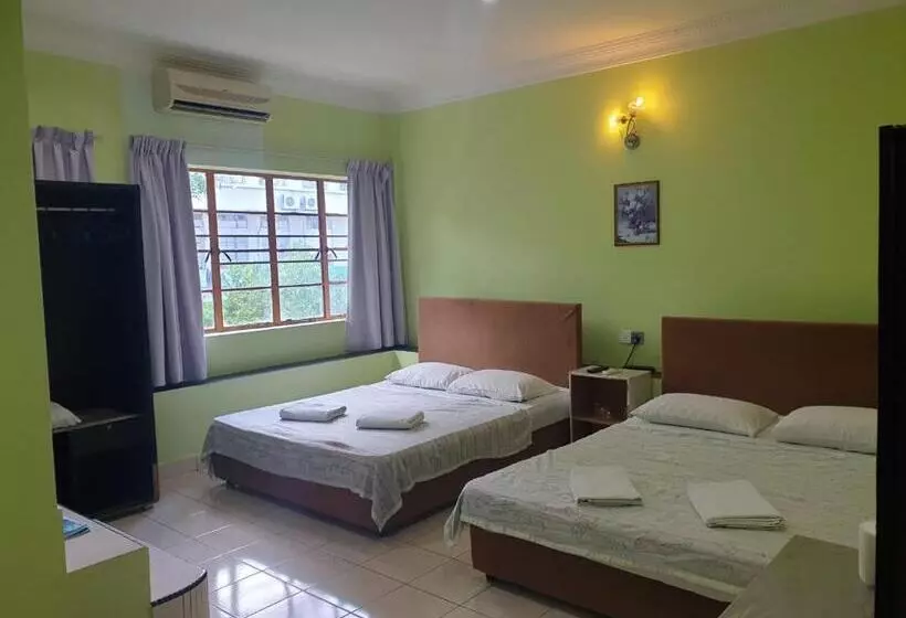 اتاق خانوادگی, Borneo Gaya Lodge