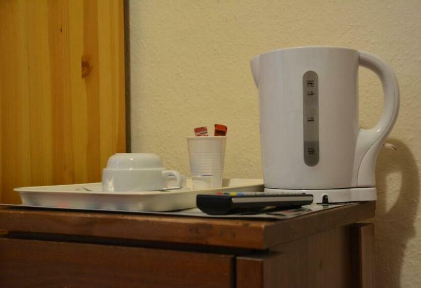 스탠다드 싱글 룸 공동욕실, Bow Guest House