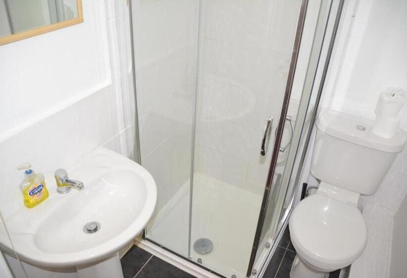 패밀리 룸, Bow Guest House