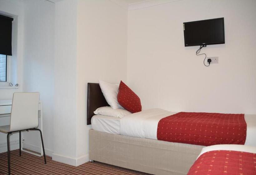 Семейный Номер, Bow Guest House