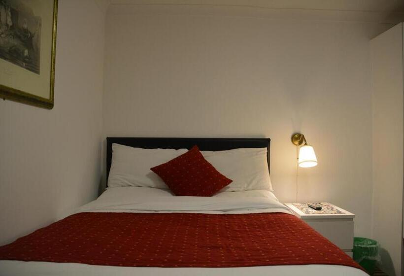 패밀리 룸, Bow Guest House