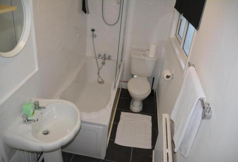 패밀리 룸, Bow Guest House