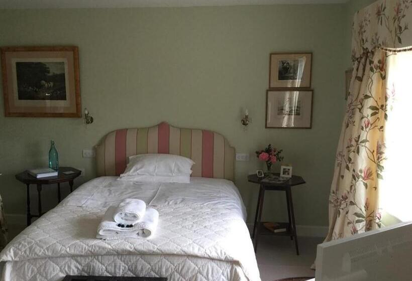 اتاق سوپریور با تخت بزرگ, Clare Cottage