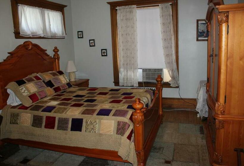 غرفة عائلية, Victorian Charm Inn