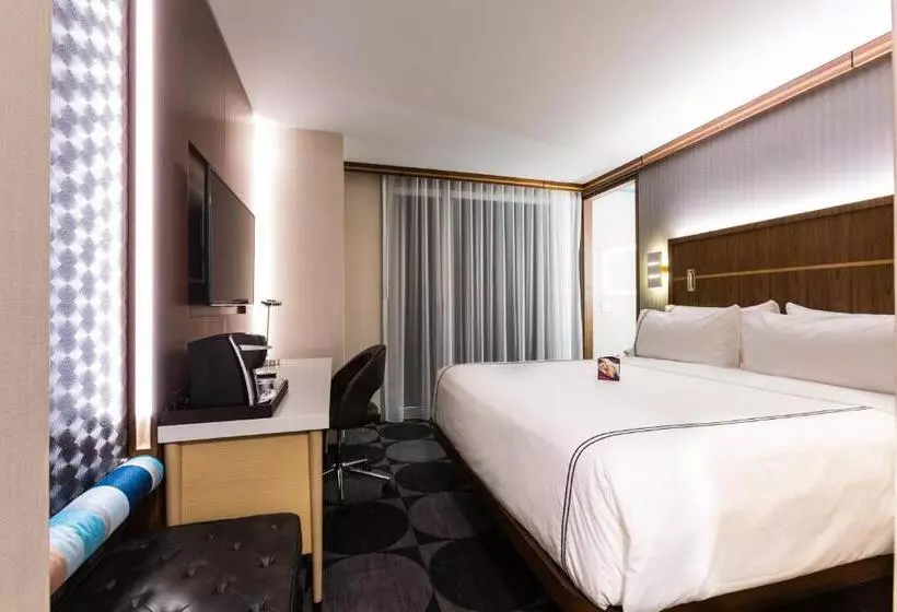 Standard-invahuone King-vuode, Crowne Plaza HY36 Midtown Manhattan