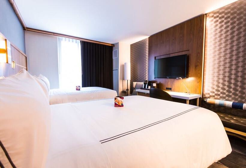 带2个双人床的标准工作室, Crowne Plaza Hy36 Midtown Manhattan, An Ihg