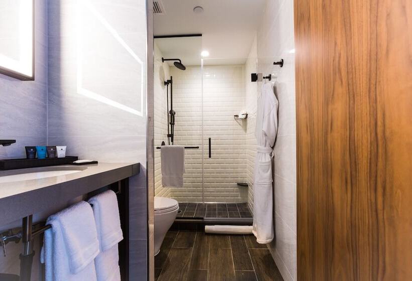 带2个双人床的标准工作室, Crowne Plaza Hy36 Midtown Manhattan, An Ihg