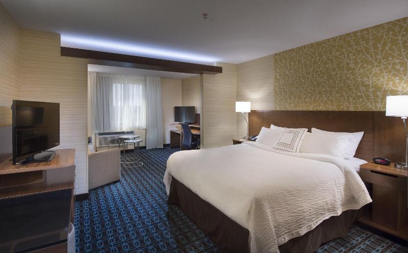 带大床的套房, Fairfield Inn & Suites By Marriott San Diego North/san Marcos