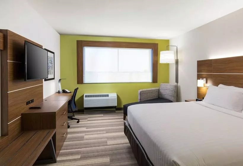سوییت, Holiday Inn Express Visalia Sequoia Gateway Area, An Ihg