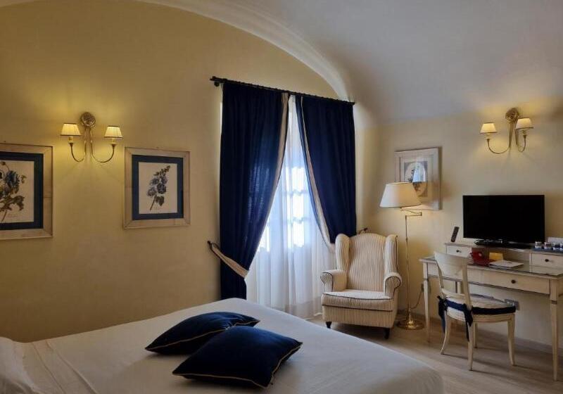 스위트 킹사이즈 침대, Holiday Inn Express Visalia Sequoia Gateway Area, An Ihg
