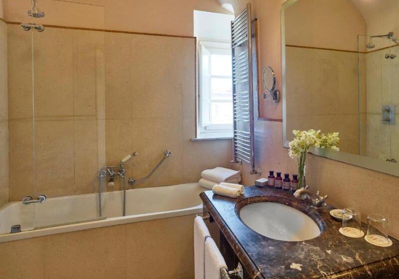 キングサイズベッドのスイートルーム, Holiday Inn Express Visalia Sequoia Gateway Area, An Ihg