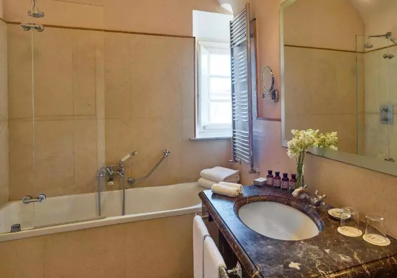 سوئیت با تخت بزرگ, Holiday Inn Express Visalia Sequoia Gateway Area, An Ihg