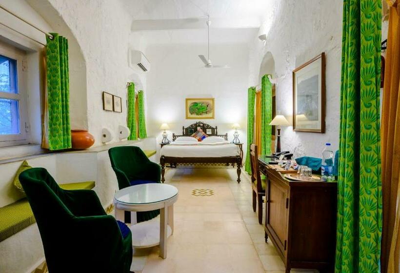 חדר סטנדרט, Neemrana S Hill Fort Kesroli