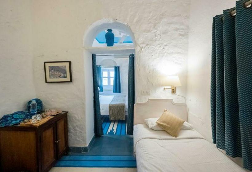 חדר סטנדרט, Neemrana S Hill Fort Kesroli