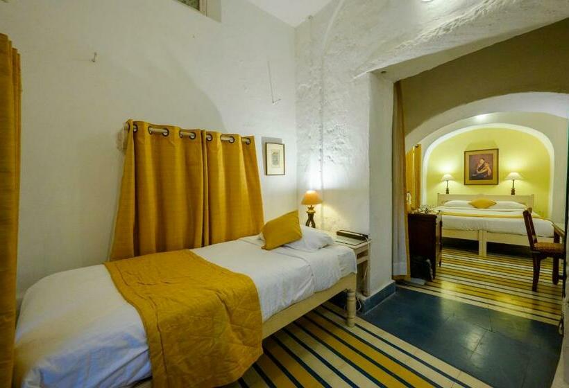 חדר סטנדרט, Neemrana S Hill Fort Kesroli