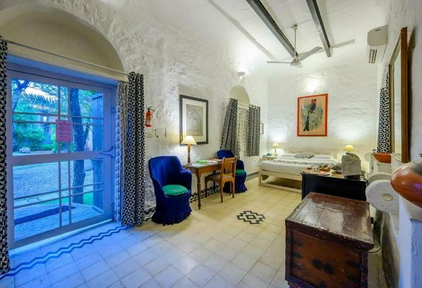 חדר סטנדרט, Neemrana S Hill Fort Kesroli