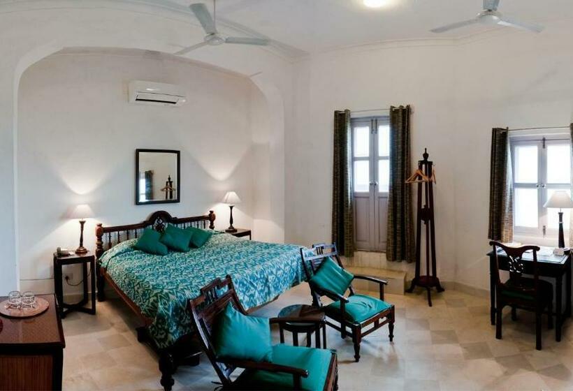 חדר סטנדרט, Neemrana S Hill Fort Kesroli