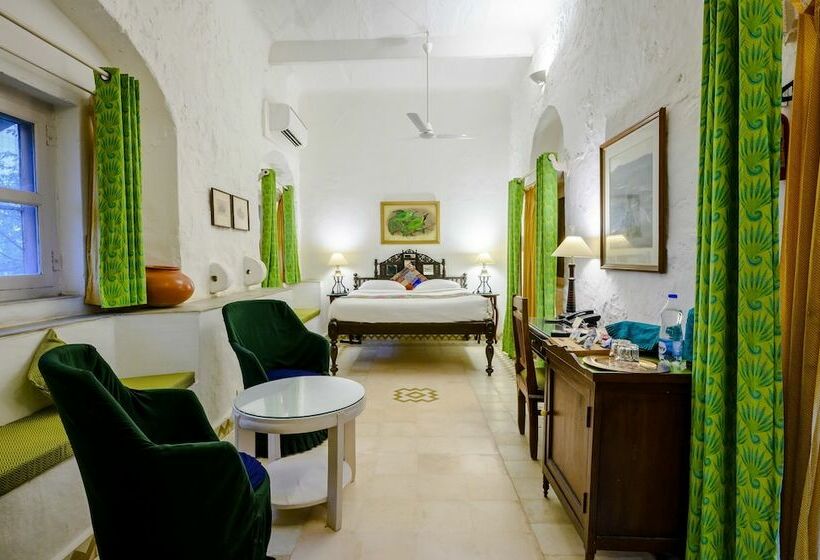 חדר סטנדרט, Neemrana S Hill Fort Kesroli