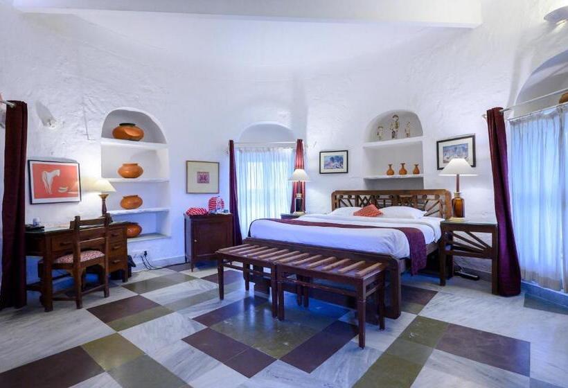 חדר סטנדרט, Neemrana S Hill Fort Kesroli