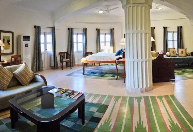 חדר מלכותי, Neemrana S Hill Fort Kesroli