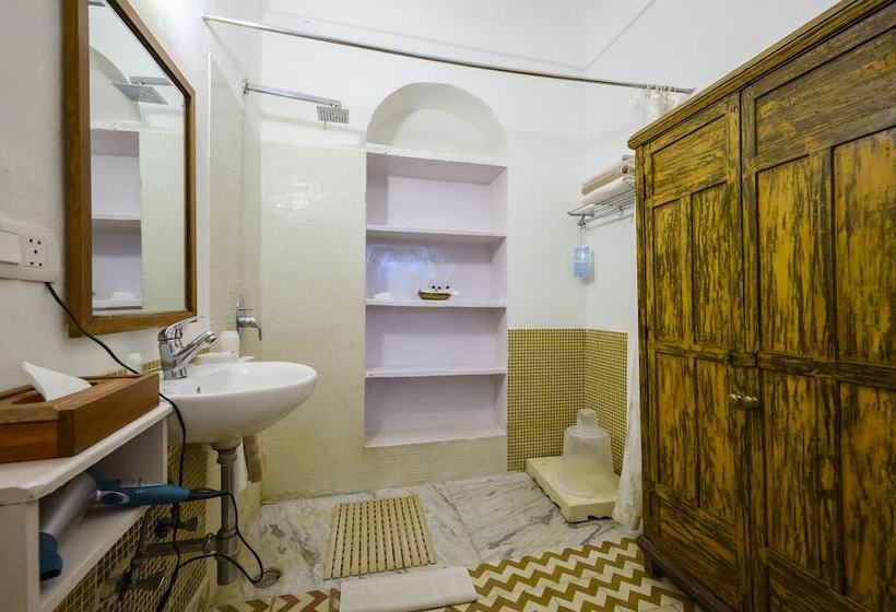 חדר סטנדרט, Neemrana S Hill Fort Kesroli