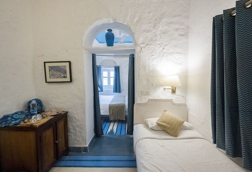 חדר סטנדרט, Neemrana S Hill Fort Kesroli