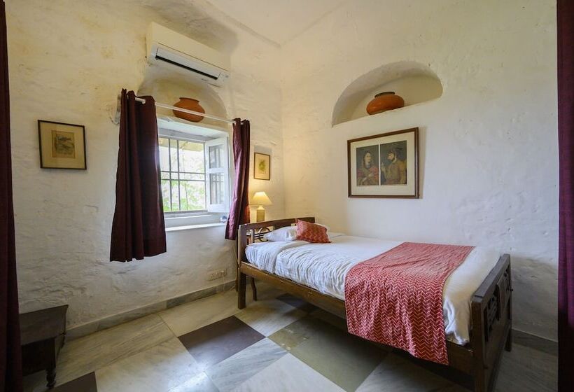 חדר סטנדרט, Neemrana S Hill Fort Kesroli