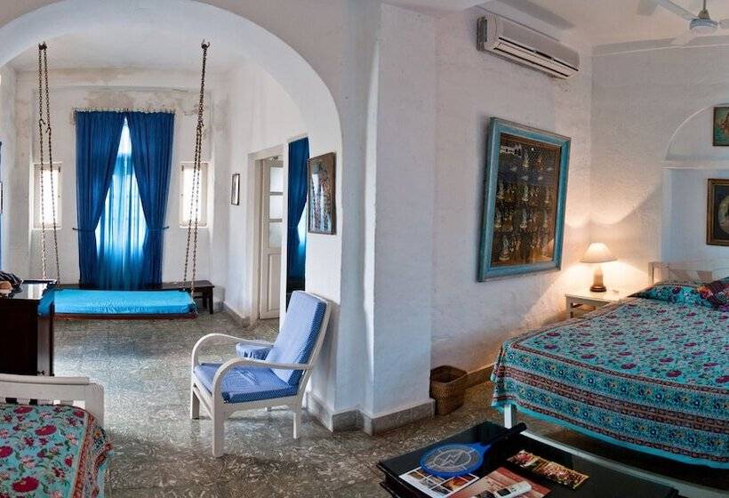 חדר סטנדרט, Neemrana S Hill Fort Kesroli