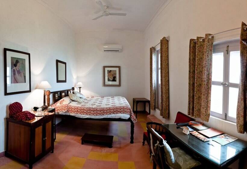 חדר סטנדרט, Neemrana S Hill Fort Kesroli