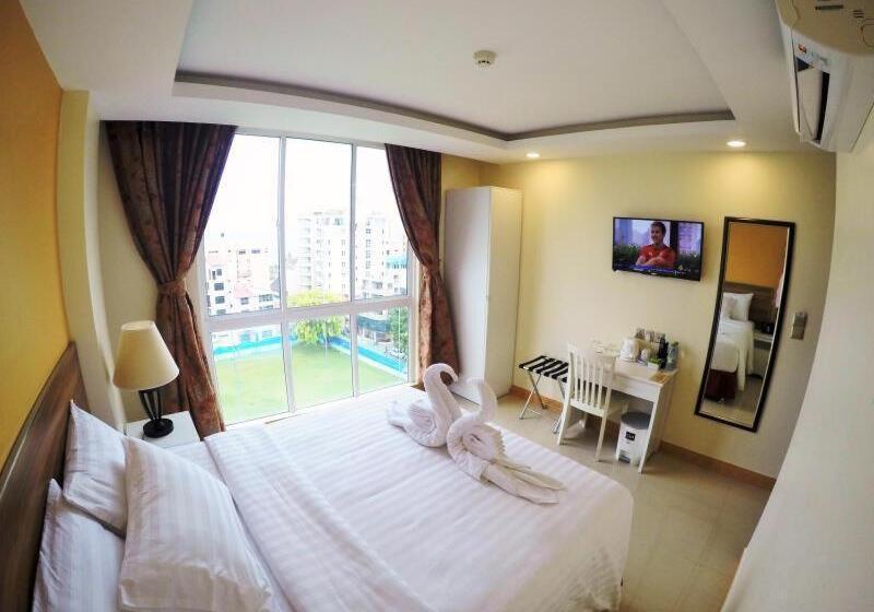 اتاق لوکس, The Grand View