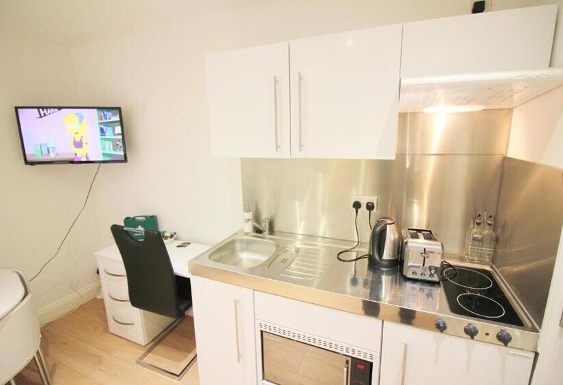 Студия Стандарт, Cambridge City Rooms By Paymán Club