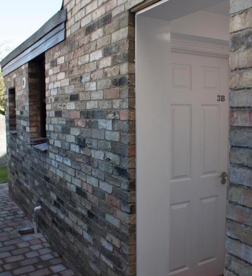 スタンダードスタジオ, Cambridge City Rooms By Paymán Club