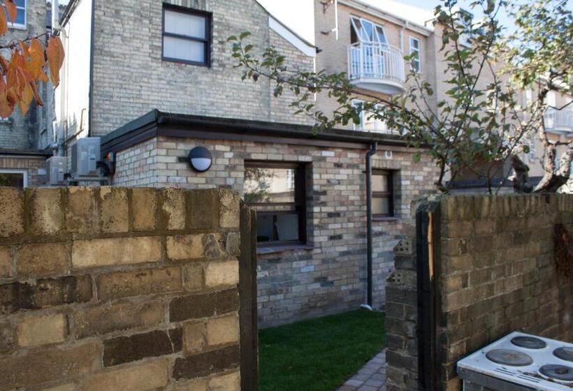 スタンダードスタジオ, Cambridge City Rooms By Paymán Club