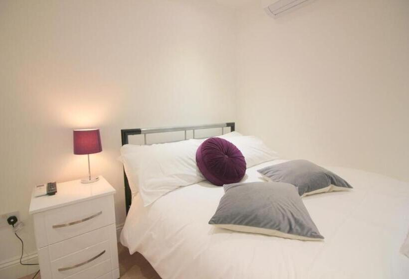 스탠다드 스튜디오, Cambridge City Rooms By Paymán Club