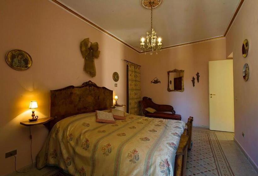 חדר לארבעה סטנדרטי עם מרפסת, Meliaresort Dimore Storiche