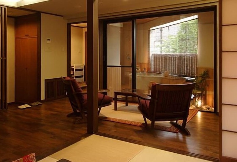 Habitació Deluxe, Hakuba Hifumi