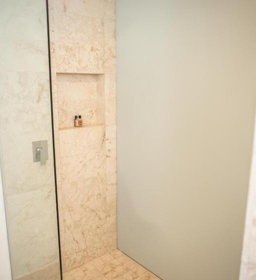 اتاق استاندارد یک نفره, Anah Tulum