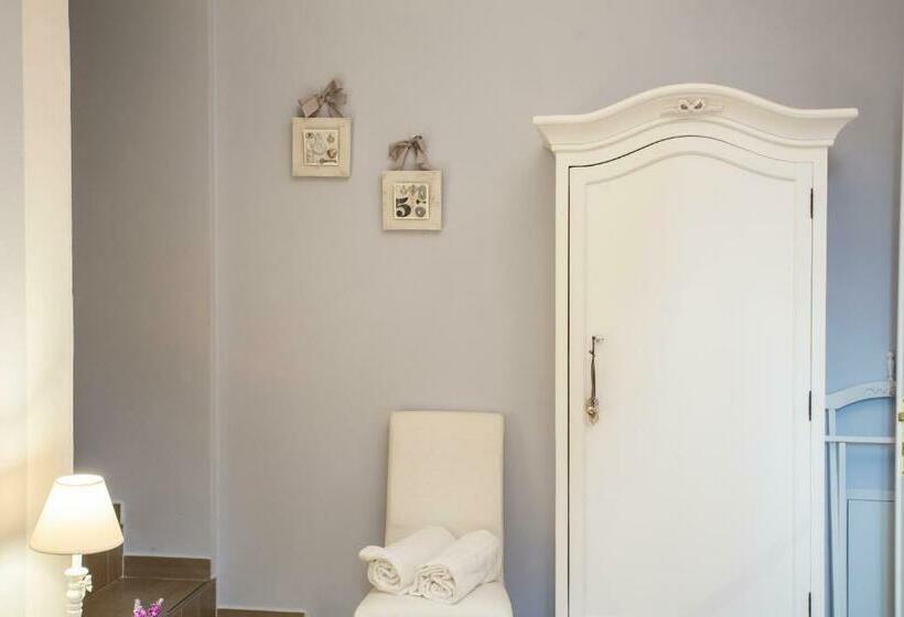 اتاق استاندارد, La Vecchia Tenenza B&b