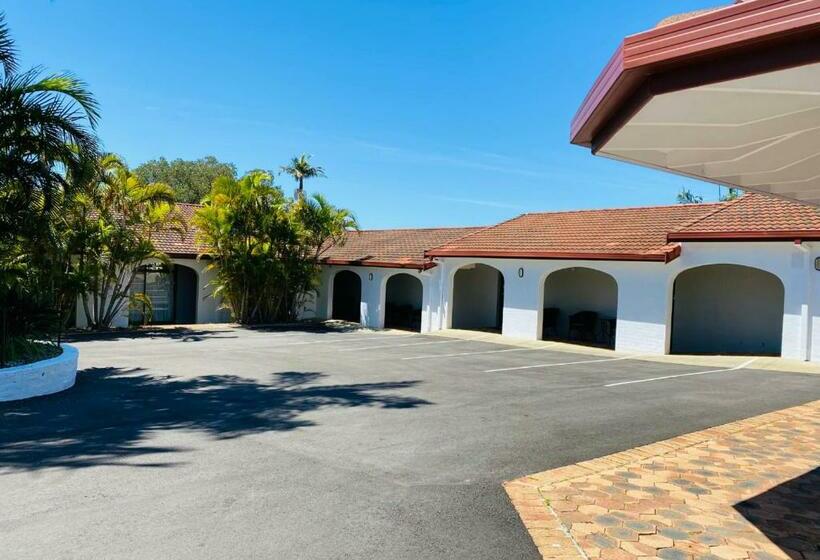 اتاق خانوادگی, Costa Rica Motel