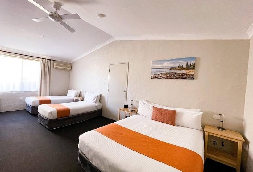 اتاق خانوادگی, Costa Rica Motel