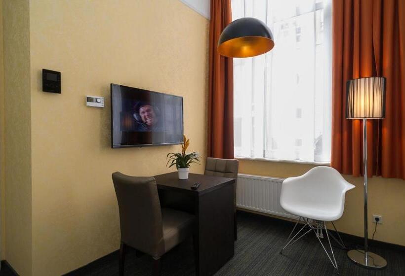 استودیوی استاندارد, Golden Mansion Apart