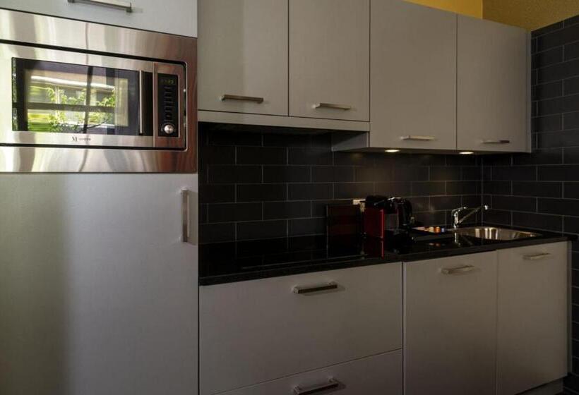 דירת חדר, Golden Mansion Apart